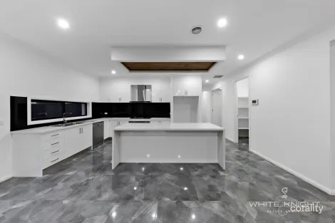 Property photo of 38 Jester Drive Cobblebank VIC 3338