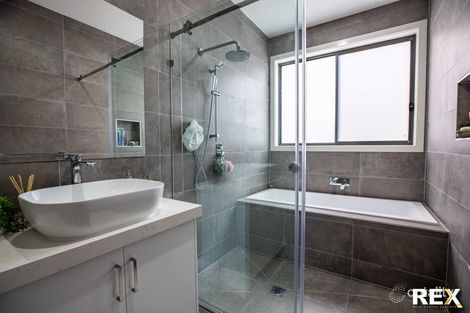 Property photo of 43 Graphite Crescent Wollert VIC 3750