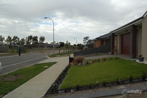 Property photo of 54 Tangemere Way Cranbourne East VIC 3977