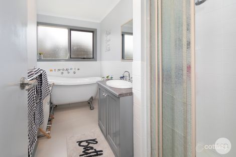 Property photo of 32 Banksia Court Linton VIC 3360