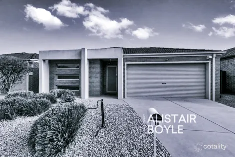 Property photo of 10 Beech Street Pakenham VIC 3810