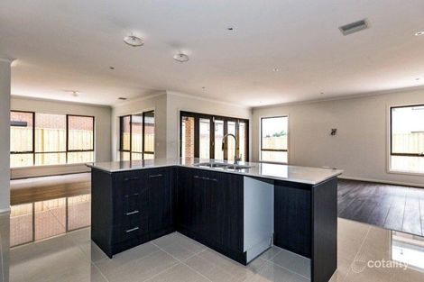 Property photo of 19 Flora Grove Wantirna South VIC 3152