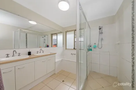 Property photo of 4 Daphne Place Wakerley QLD 4154