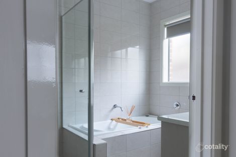 Property photo of 8 Rathberry Circuit Clyde North VIC 3978