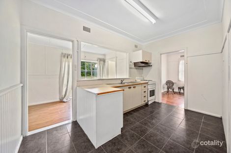 Property photo of 39 Mulgen Crescent Bomaderry NSW 2541