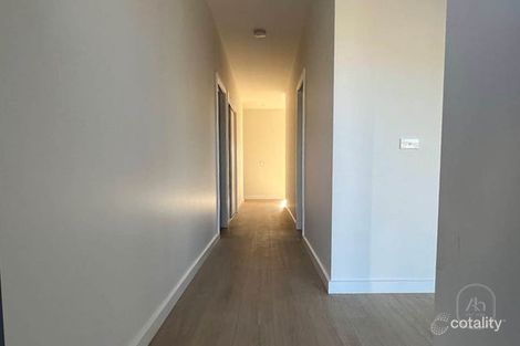 Property photo of 4 Avro Way Berwick VIC 3806