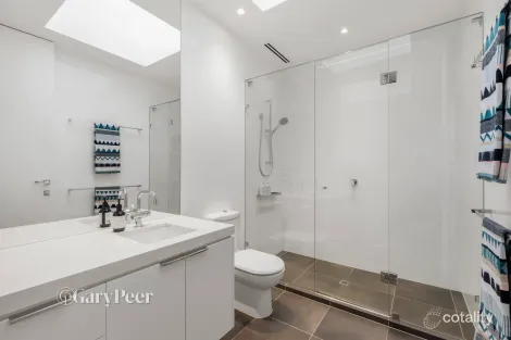 Property photo of 5 Yanakie Crescent Caulfield North VIC 3161