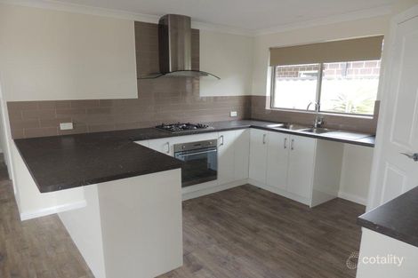 4 Esperance Cres, Lange, WA 6330