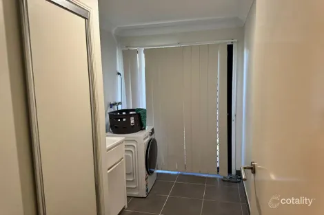 Property photo of 33 Iris Road Kirkwood QLD 4680