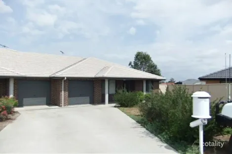 1/5 Drury Cl, Hunterview, NSW 2330