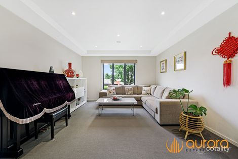 Property photo of 13 Belle Circuit Berwick VIC 3806