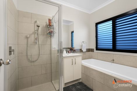 Property photo of 8 Ludeman Drive Wollert VIC 3750