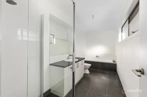 Property photo of 6 Grech Close Sebastopol VIC 3356