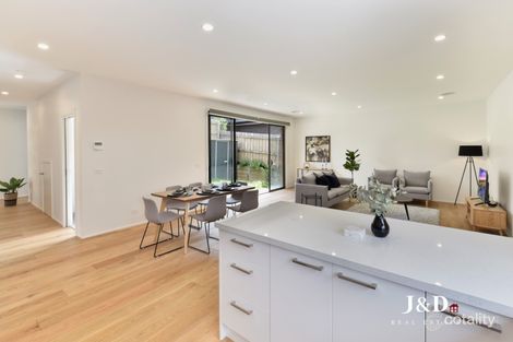 Property photo of 2/26 Sweetland Road Box Hill VIC 3128