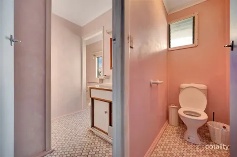 Property photo of 5 Rigby Crescent West Gladstone QLD 4680