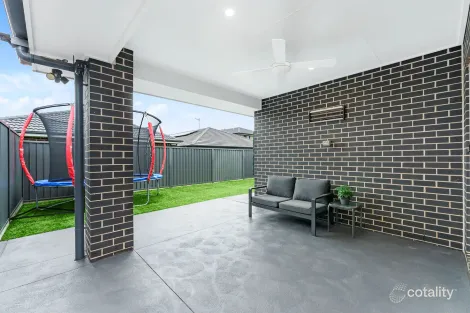 Property photo of 38 Fleece Loop Oran Park NSW 2570