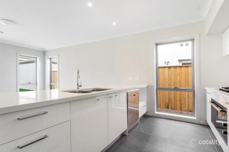 Property photo of 10 Bartholomew Circuit Moorebank NSW 2170