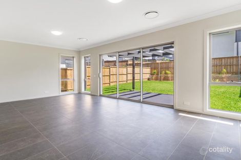 Property photo of 10 Bartholomew Circuit Moorebank NSW 2170