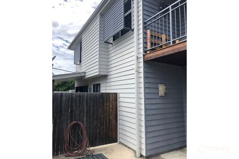 21 Railway St, Booval, QLD 4304