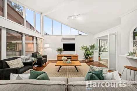 Property photo of 10 Biscay Court Boronia VIC 3155