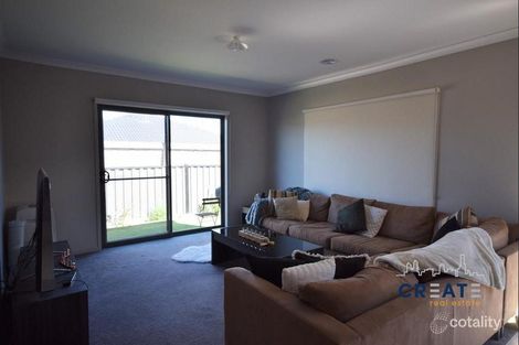 Property photo of 11 Dalwood Way Wollert VIC 3750