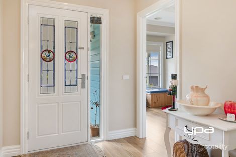 Property photo of 10 Friesian Drive Sunbury VIC 3429