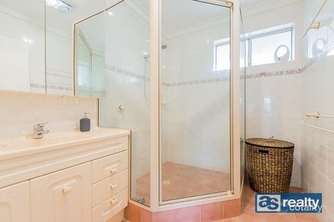 Property photo of 30 Sandleford Way Morley WA 6062