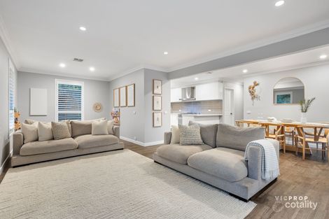 Property photo of 1 Castlewood Drive Boronia VIC 3155