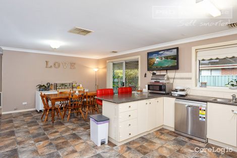 Property photo of 5 Jarrah Place Glenfield Park NSW 2650