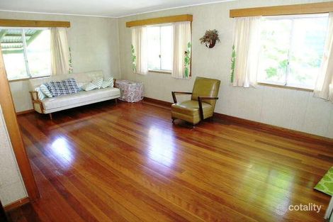 Property photo of 11 Castle Hill Street Holland Park West QLD 4121