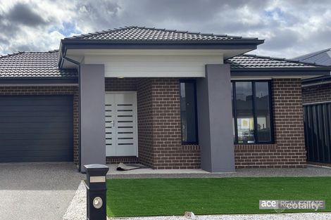 Property photo of 81 Castlecrag Way Strathtulloh VIC 3338