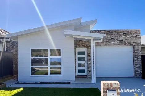 37 Bowral Cres, Tullimbar, NSW 2527