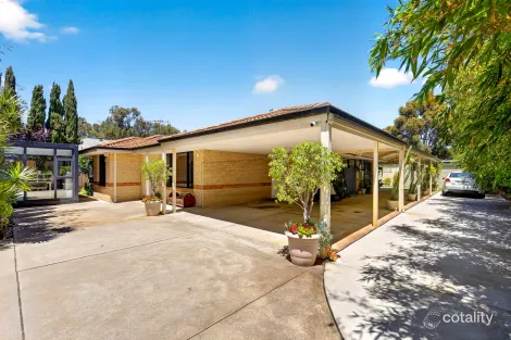 16 Lakewook Cove, Kenwick, WA 6107