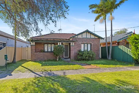 11 Robinson St, Eastlakes, NSW 2018