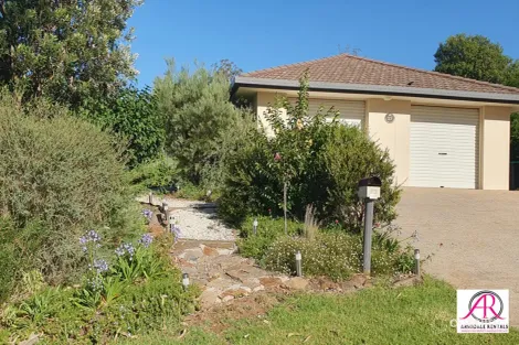 Property photo of 23 The Boulevarde Armidale NSW 2350