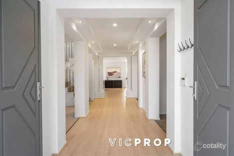 Property photo of 10 Watersun Court Point Cook VIC 3030