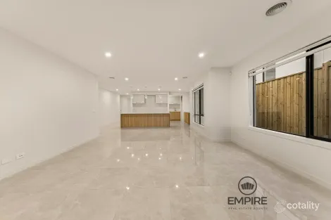 Property photo of 34 Guling Rise Clyde North VIC 3978