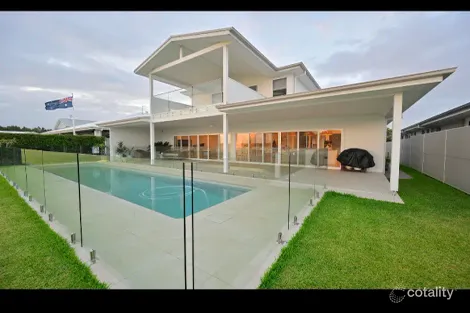 83 Pretoria Pde, Harrington, NSW 2427