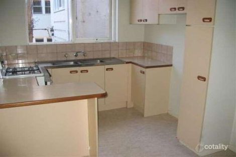 2/8 Avoca Ave, Elwood, VIC 3184