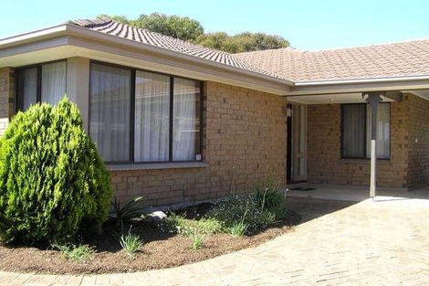 22 Oakhill Cres, Morphett Vale, SA 5162