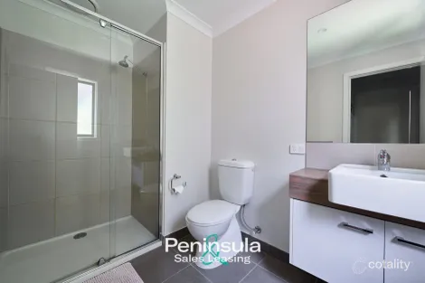 Property photo of 8 Firecrest Way Cranbourne South VIC 3977