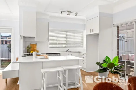 Property photo of 2/62 Albert Street Warners Bay NSW 2282