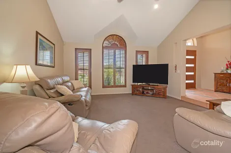 Property photo of 4 Leet Court Arundel QLD 4214