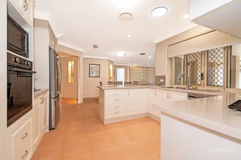 Property photo of 4 Leet Court Arundel QLD 4214