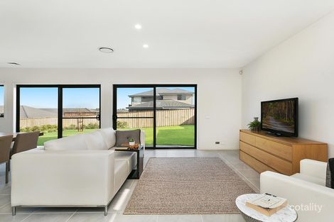 Property photo of 33 Tarrawarra Avenue Gledswood Hills NSW 2557