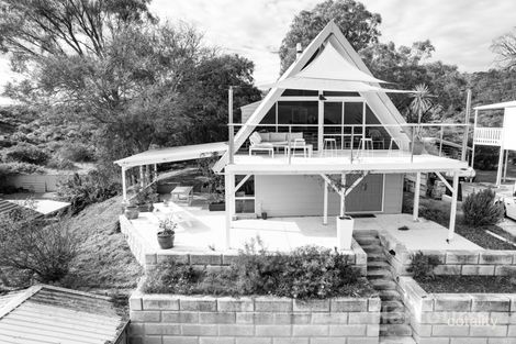 Property photo of 6 Minderoo Crescent Golden Bay WA 6174