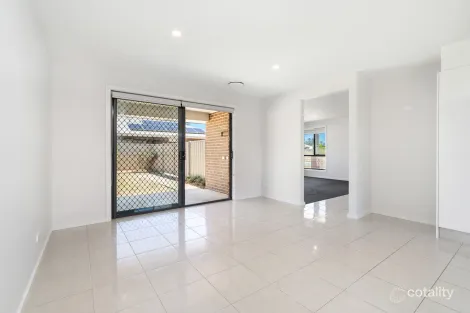 Property photo of 32 Pech Avenue Jindera NSW 2642