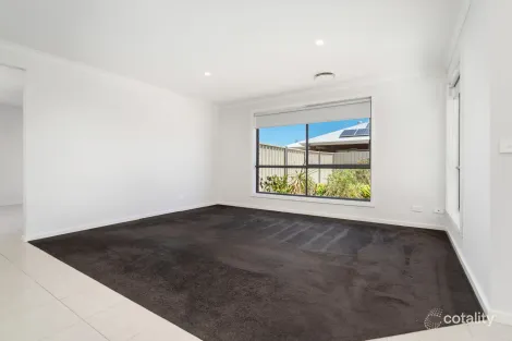 Property photo of 32 Pech Avenue Jindera NSW 2642