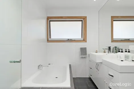 Property photo of 1/16 Wharton Street Surrey Hills VIC 3127