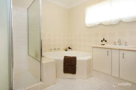 Property photo of 2/11 Coonara Avenue Mount Eliza VIC 3930